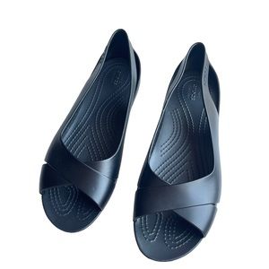 Crocs Serena women’s Size 7 Black Slip On Open Toe Comfort Cushioned Flats
